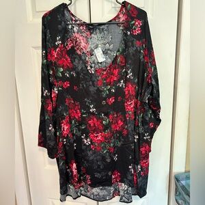 NWT Torrid size 3x Black and Red Floral 3/4 Sleeve Blouse